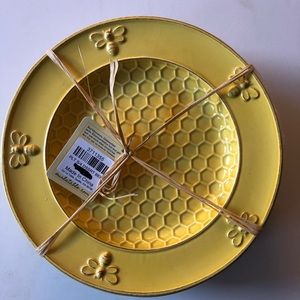 Set of 4 bee dessert plates